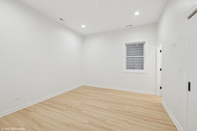 Foto del edificio - 1058 N Central Park Ave