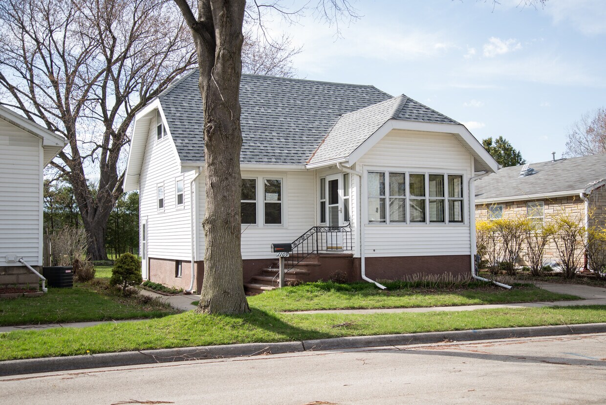 Primary Photo - 1109 Lyndon St