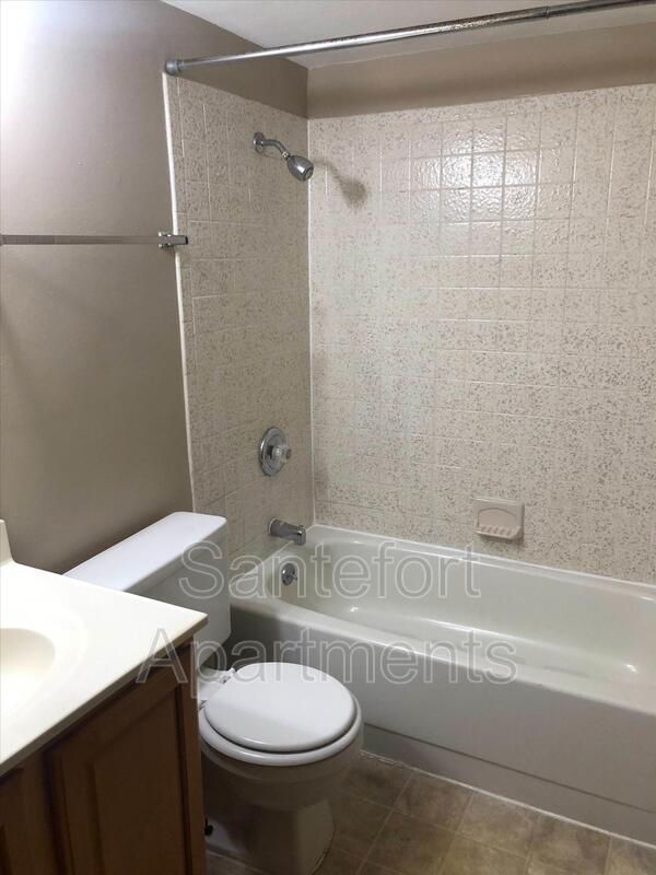 Foto del edificio - 5801 Haymeadow Ln