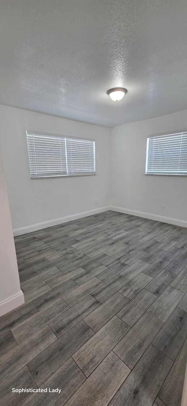 Foto del edificio - 633 11th St
