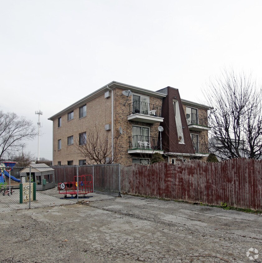 Building Photo - 7122 W 111th Pl