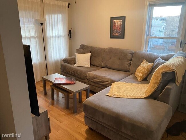 Foto del edificio - 3437 N Paulina St