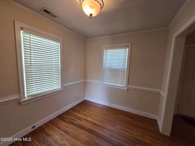Building Photo - 1105 E Williams Cir