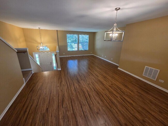 Foto del edificio - 107 Driscoll Ln