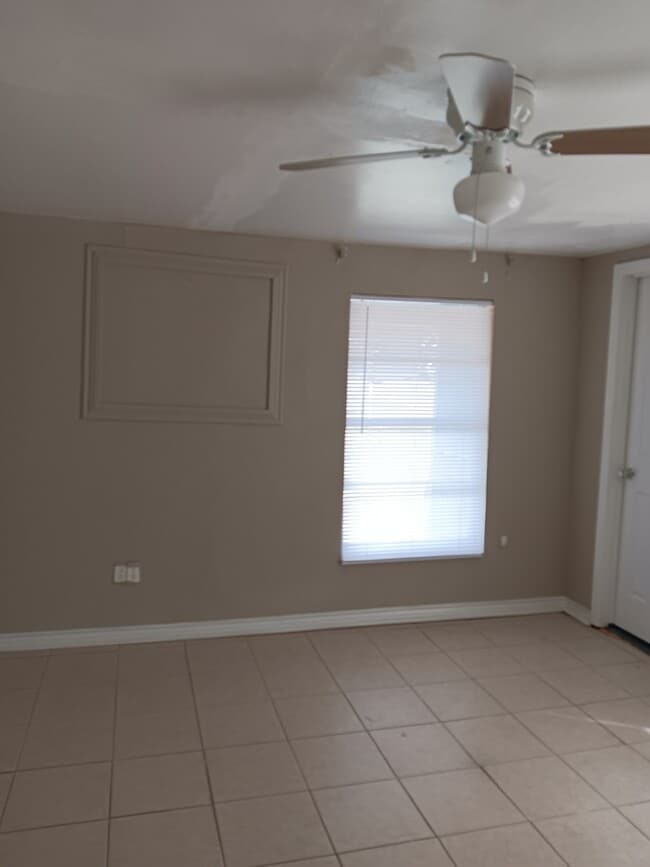 Bedroom 1 - 901 N Hamlett St