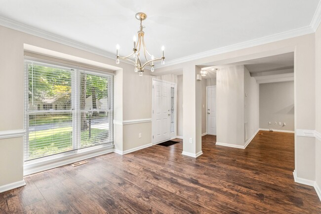 Building Photo - NW - Updated Home with SS Appliances, Gran...