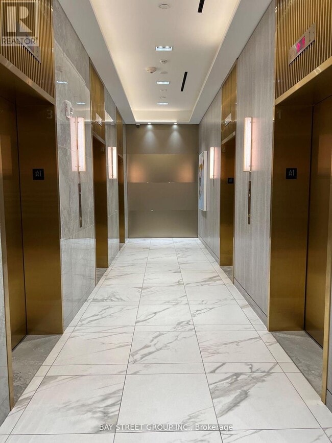 Photo du bâtiment - 950 Portage Pkwy