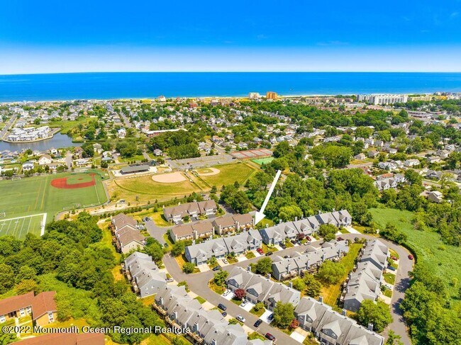 Building Photo - 113 Shore Dr