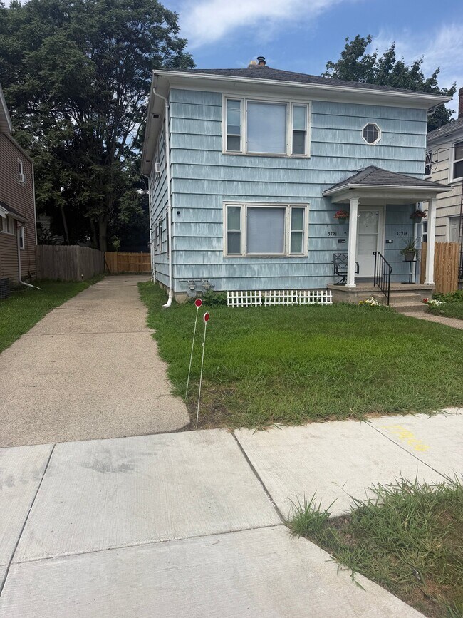 Foto del edificio - 3721 Watson Ave