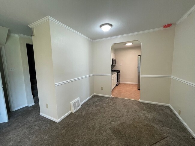 Building Photo - 152 Bryant Dr