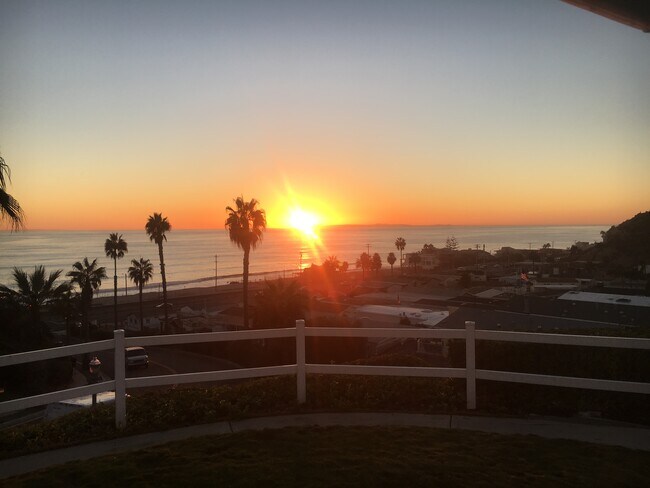 Building Photo - 330 Camino San Clemente