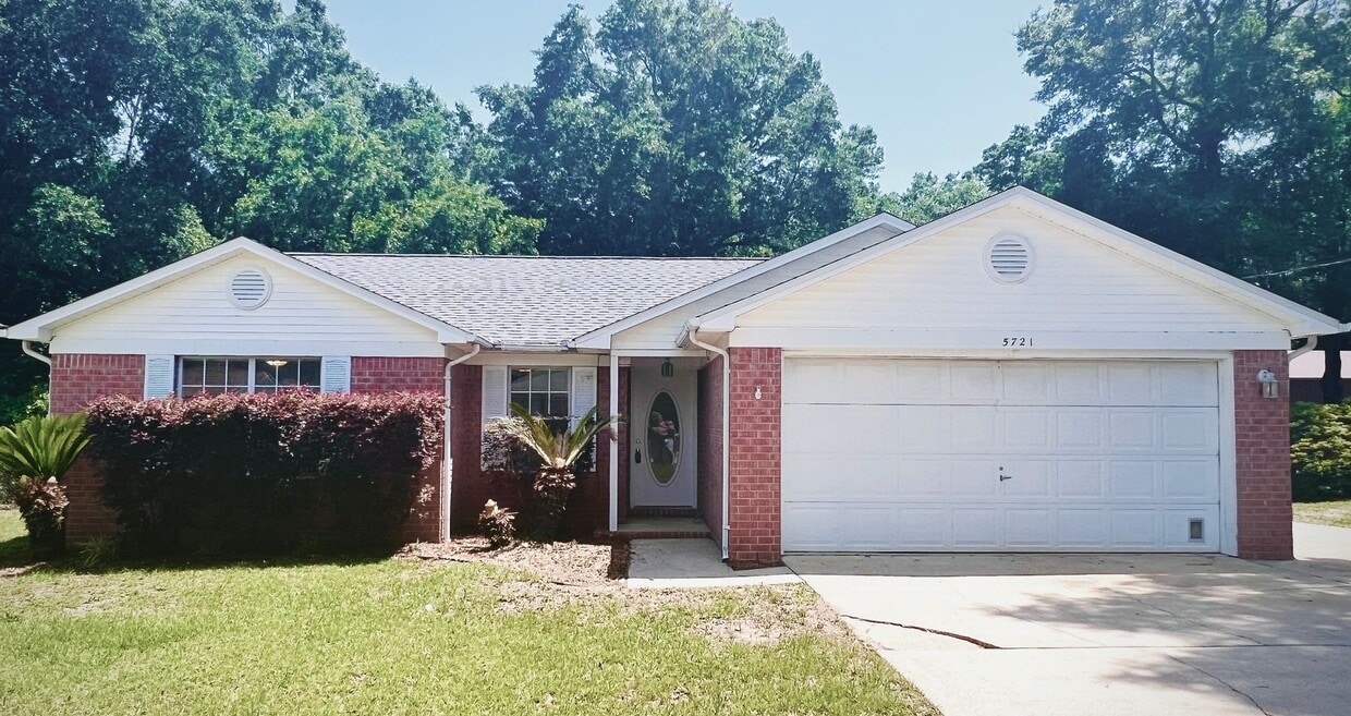 Primary Photo - Charming 3-Bed, 2-Bath Milton Residence