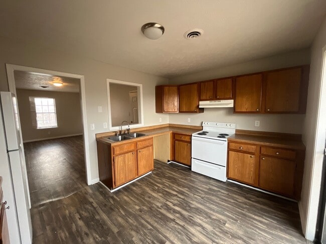 Building Photo - 294 Tinker Hill Cv