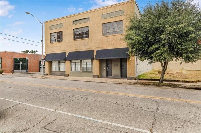 Building Photo - 308 St Louis St