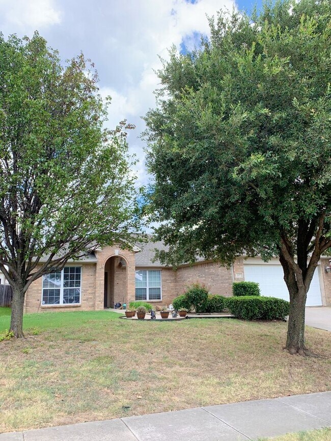 Building Photo - 107 Reatta Dr