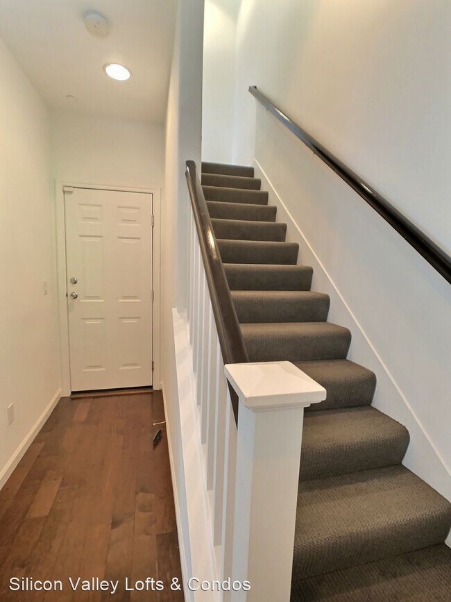 Building Photo - 3 br, 3.5 bath House - 121 Muller Pl.