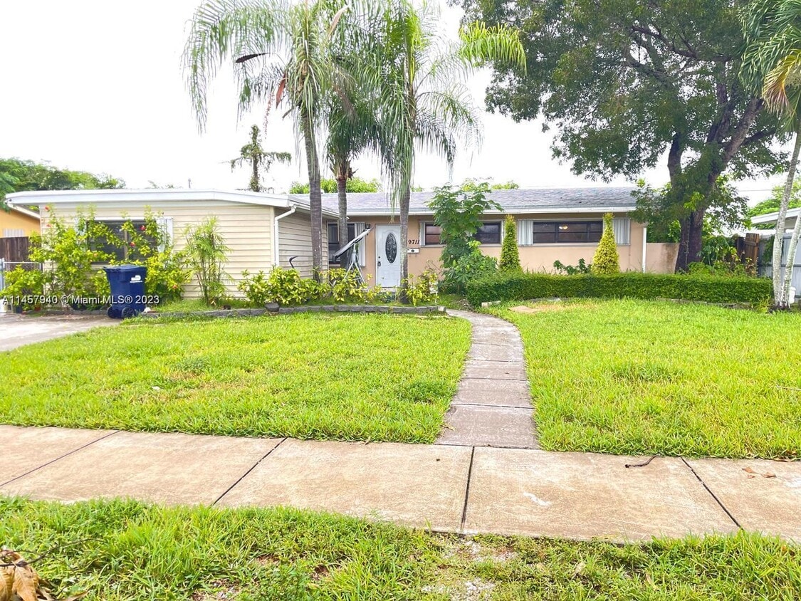9711 Caribbean Blvd, Cutler Bay, FL 33189 House Rental in Cutler Bay