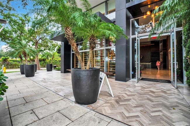 Foto del edificio - 3470 E Coast Ave
