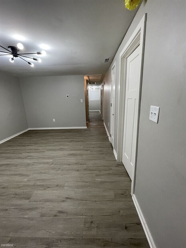 Foto del edificio - 3 br, 1 bath Duplex - 10636 Ruckle Street