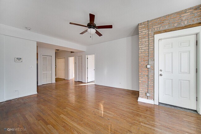 Foto del edificio - Amazing Woodlawn 3 Bedroom Apartment With ...
