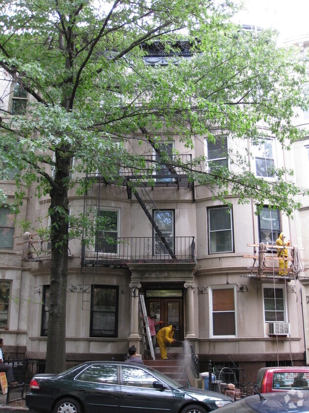 Primary Photo - 594 6th St