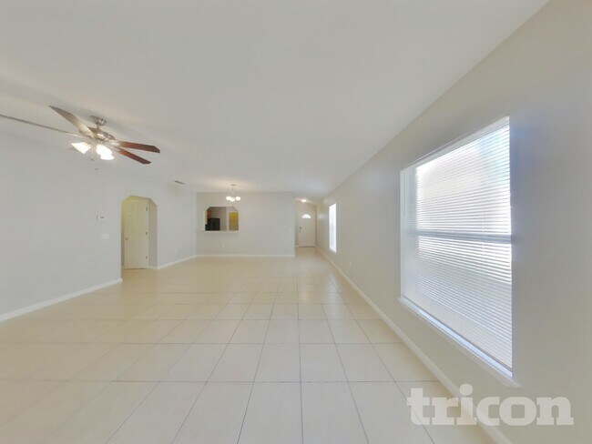 Foto del edificio - 5555 Village Pond Cir