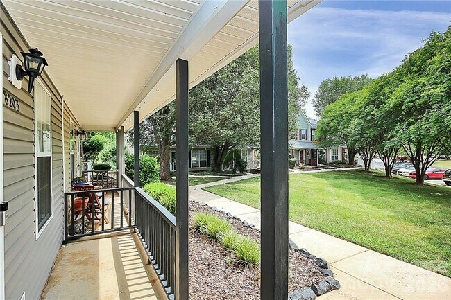 Foto del edificio - 8203 Golf Ridge Dr