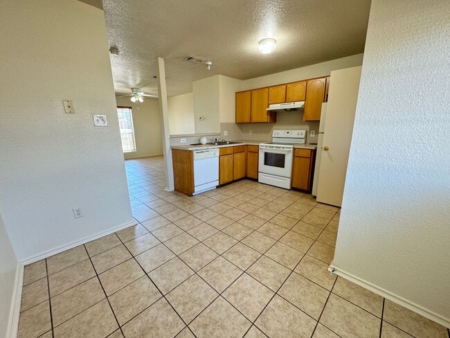 Building Photo - 4407 Abigail Dr