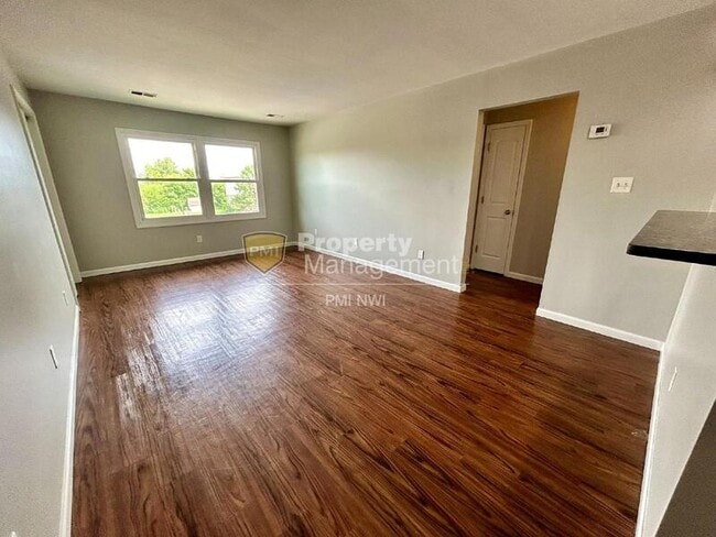 Building Photo - 5831 Creekview Ct W