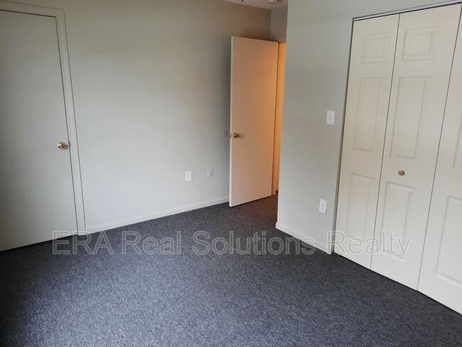 Building Photo - 326 Bigelow St