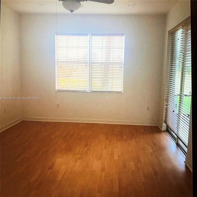 Foto del edificio - 7993 NW 128th Ln