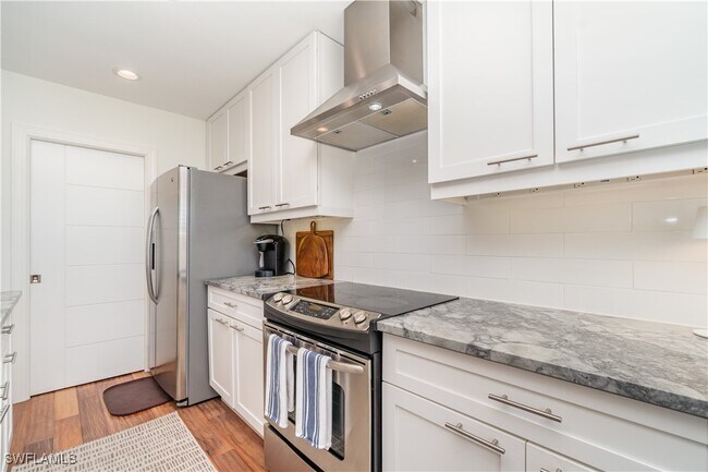 Building Photo - 473 12th Ave S