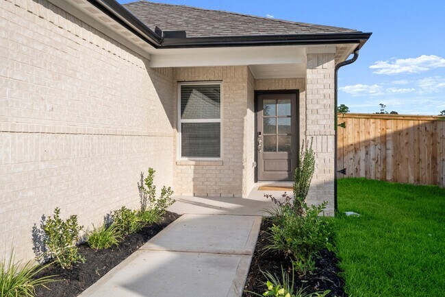 Foto del edificio - 16529 Breezy Knl Ct