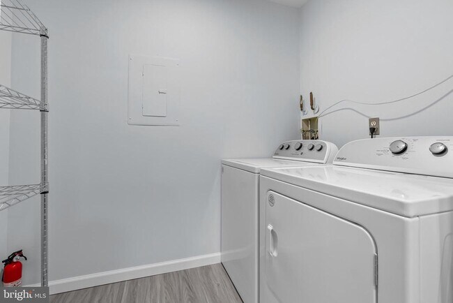 Foto del edificio - 604 Woodhollow Dr