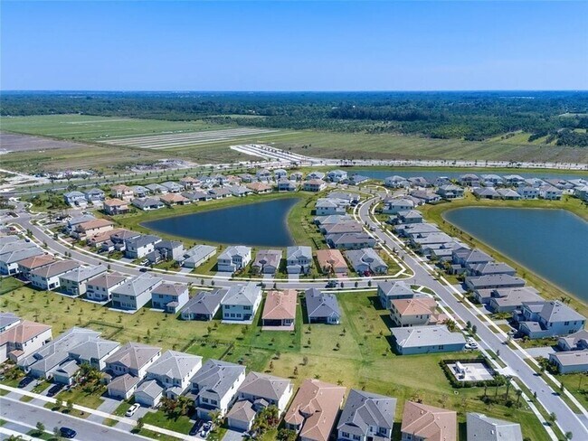 Foto del edificio - 15000 RedCove Pl