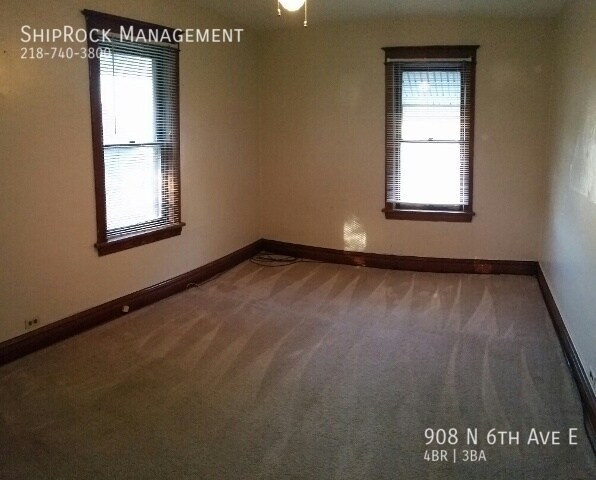 Foto del edificio - 908 North 6th Ave E