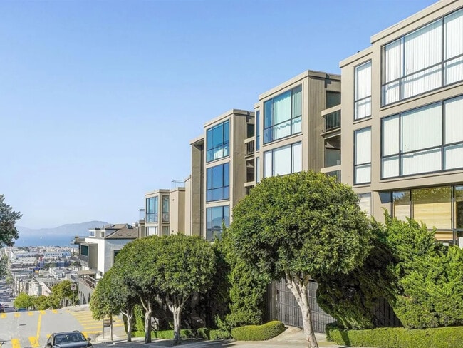 Building Photo - 2295 Vallejo St