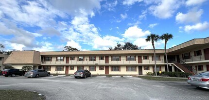 Building Photo - 4205 Oak Terrace Dr