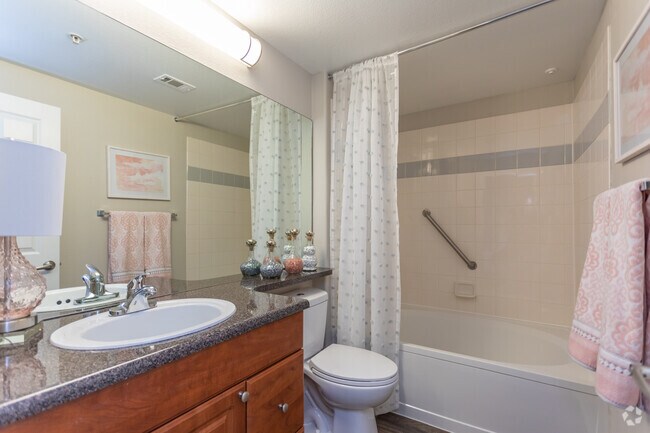 2BR, 2BA - 1280 SF - Creekside at Palmer Park