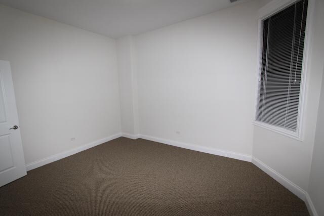 Dormitorio - 4030 S Cottage Grove Ave