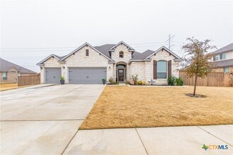 Building Photo - 1756 Meadow Crest