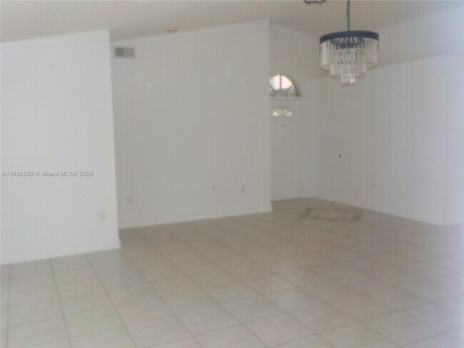 Foto del edificio - 18840 NW 2nd St