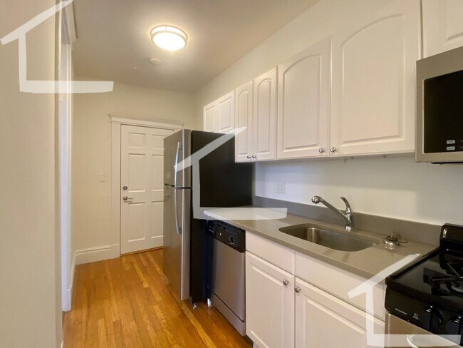 Building Photo - Renovated Allston 2 Bed