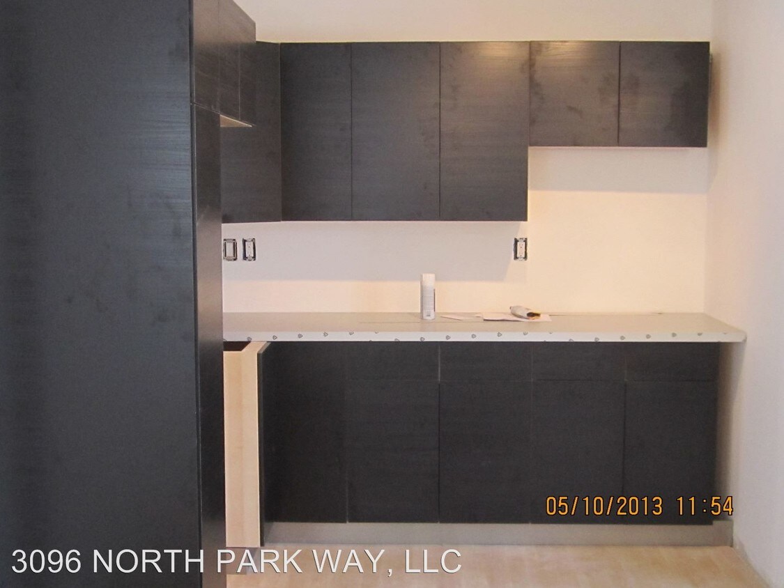 Building Photo - 3078-3096 North Park Way