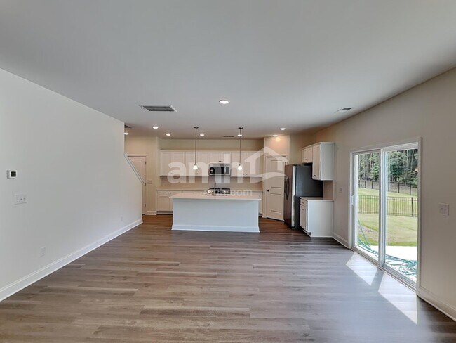 Foto del edificio - 6035 Rosemore Ln
