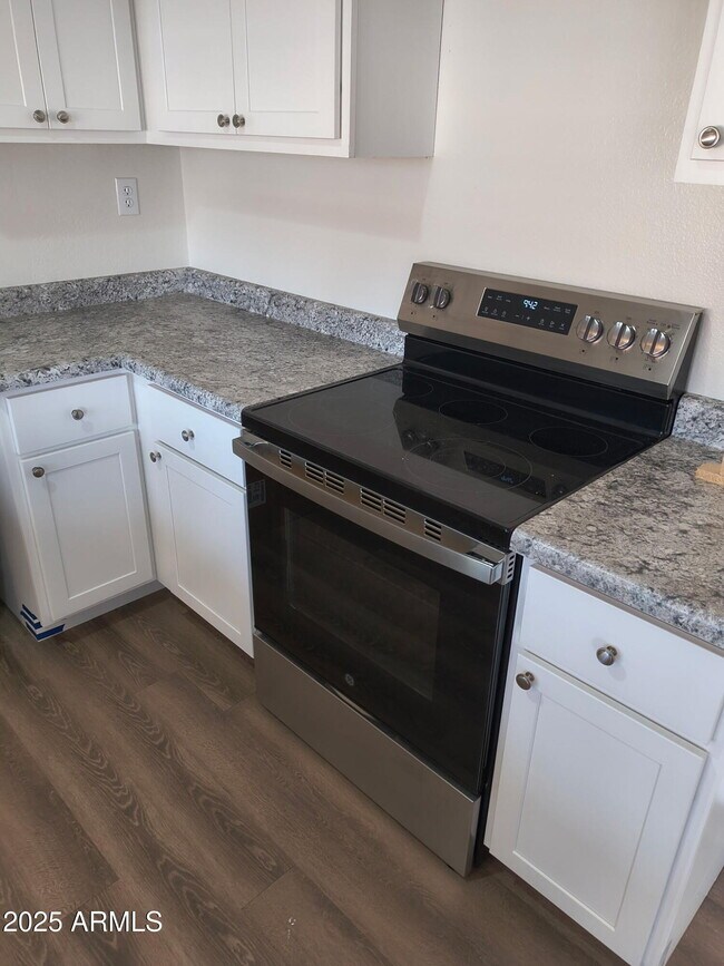 Foto del edificio - 2839 E Altadena Ave