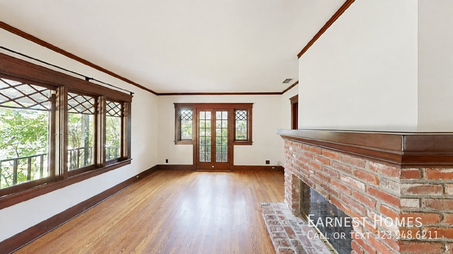 Building Photo - 1131 N Wilson Ave