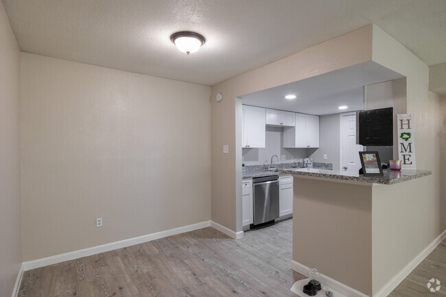 Dining Room - Tomball Ranch Apartments