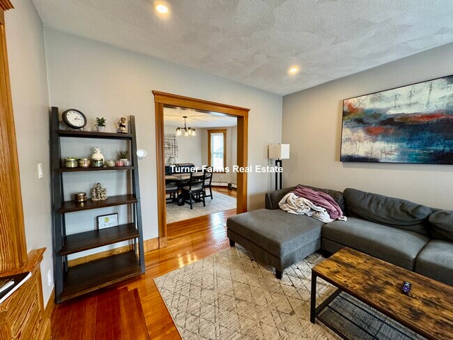Foto del edificio - 45 Bowen Ave