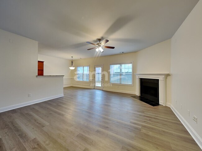 Foto del edificio - 5231 Apple Grove Rd